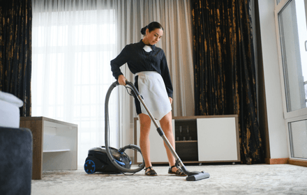 Antalya otel temizliği sunan profesyonel temizlik personeli